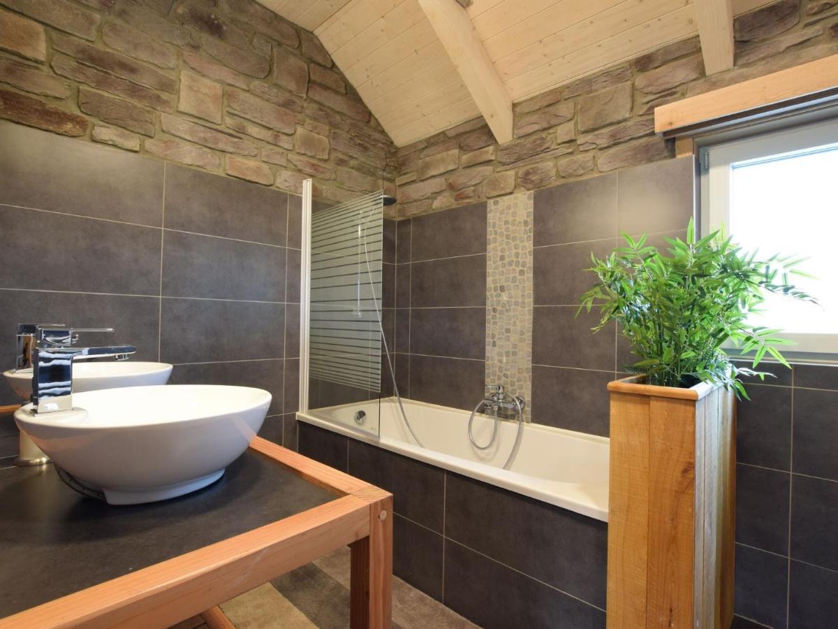 Villa Grandeur With Sauna Jacuzzi In Durbuy